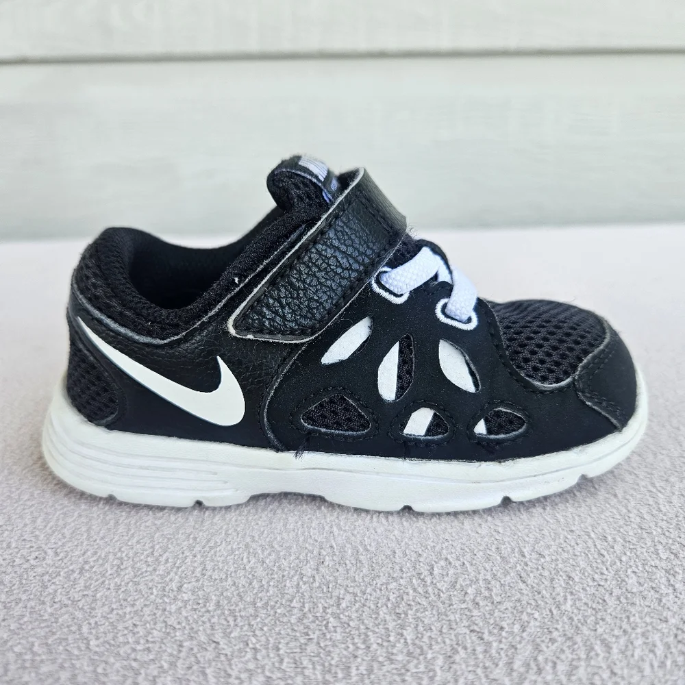 Nike Fusion Run 2 Athletic Sneaker Toddler SZ 7C Black Hook & Loop 599803-008